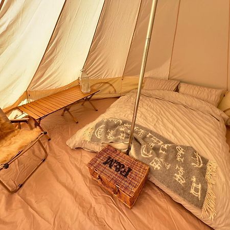 Bell Tent 4M Fossewold Farm Camping Moreton-in-Marsh Екстер'єр фото