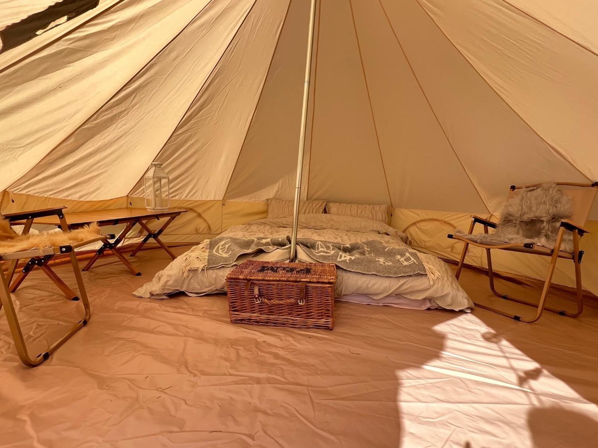 Bell Tent 4M Fossewold Farm Camping Moreton-in-Marsh Екстер'єр фото