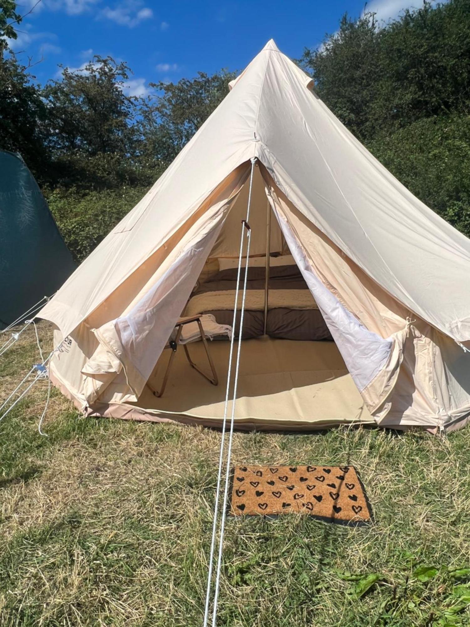 Bell Tent 4M Fossewold Farm Camping Moreton-in-Marsh Екстер'єр фото